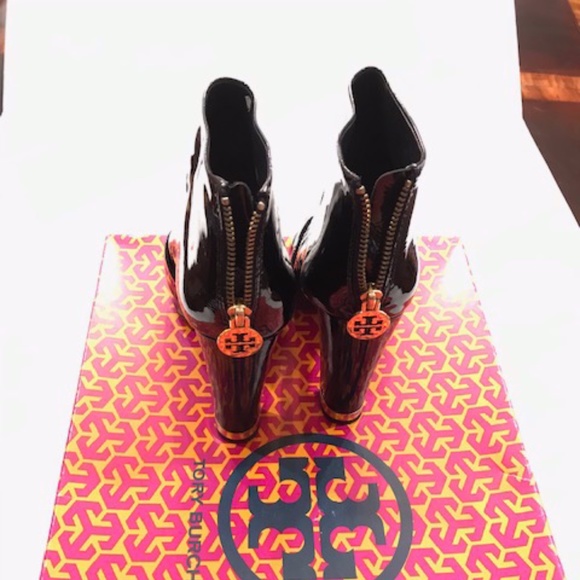 Tory Burch Bl. Open Toe Ankle Boots w Gold Accents - Picture 3 of 7